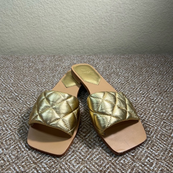 Marc Fisher Womens Leather Gold Metallic Puff Square Toe Sandals Sz 6.5M Boho - Picture 1 of 7